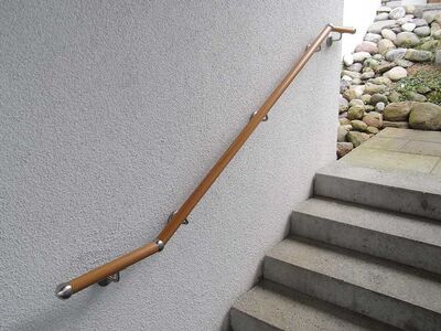 Flexo Handlauf am Aufgang zum Haus