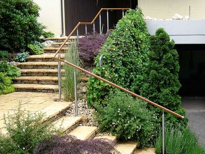 Flexo Handlauf am Aufgang zum Haus