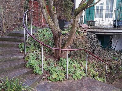 Flexo Handlauf am Aufgang zum Haus